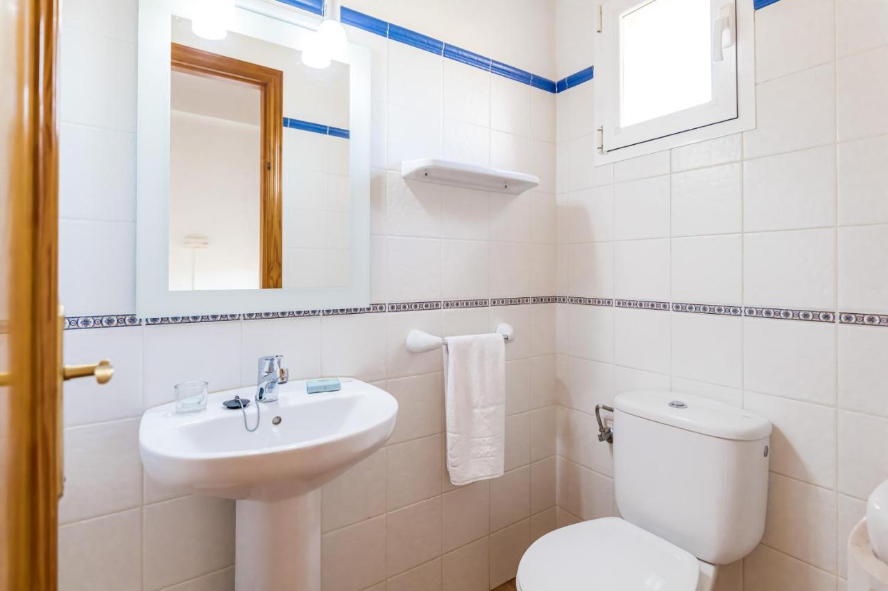 Villa Camamilla By Menorca Vacations Son Bou Bagian luar foto